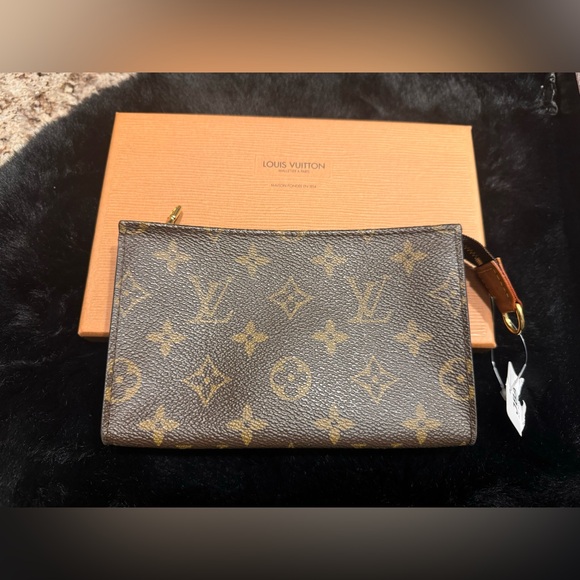 🎀Louis Vuitton pouch🎀 - Picture 6 of 16